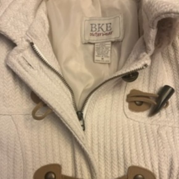 Women's BKE Cream and Tan Winter Jacket Size Medium with Detachable Hood - Picture 8 of 8